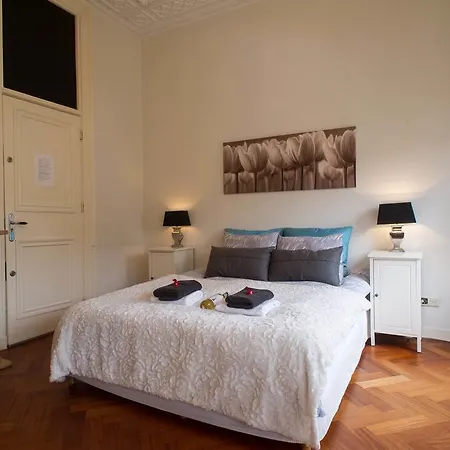 Luxury Keizersgracht Group House
